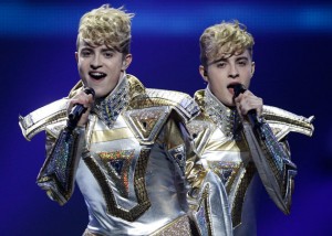 Jedward-Eurovision-2012-semi-final (via uk.omg.yahoo.com)