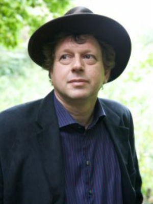 Peter F Hamilton