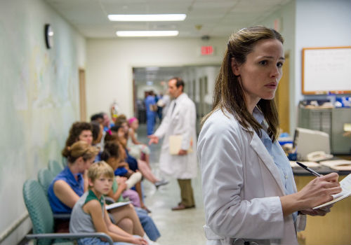 Dr Eve Saks (Jennifer Garner) initially stands by the system which moves far too slowly for likes of Woodruff and Rayon, but buoyed by their desperate will to live, and the seeming inhumanity of the bureaucracy of which she is part, she realises there is more to this fight that simply playing by the rules (Photo Credit: Anne Marie Fox / Focus Features / image via focusfeatures.com/dallasbuyersclub)