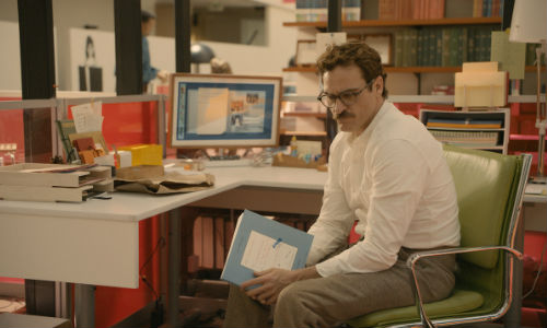 The catalyst via his job as a Handwritten Greeting Card company for richer, if falsely-realised, intimacy between others, Theodore Twombly is unable to broach the gulf of loneliness that surrounds and consumes him (image via herthemovie.com)
