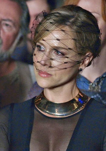 A woman headstrong and resolute, though lost in grief, Amanda Rosewater finds herself back in the centre of Defiance political life (image via Spoiler TV (c) syfy)