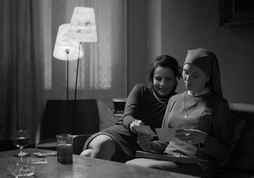 After a less than auspicious first meeting, relations between Wanda and Ida thaw somewhat (image via official Ida website)