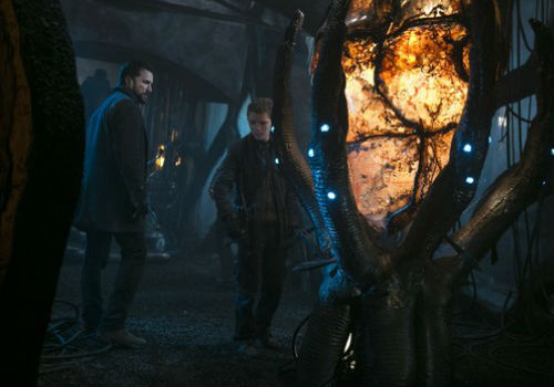 "Don't touch that Matt ... don't go there Matt ... Matt what did I tell you?" ... all Matt hears? "Blah blah blah ... touch the panels with the blue lights ... blah blah blah ... " (image via Examiner (c) TNT)