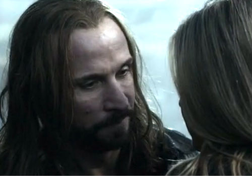 Sarah's hung-ho determination to take it to the Espheni is dealt a blow in the heat of battle as the reality of war takes an almost immediate toll on her; feeling that she has failed, she breaks down, only to be comforted by Pope who clearly cares for her FAR MORE than he is letting on or willing to admit to himself (image via The Insightful Panda (c) TNT)
