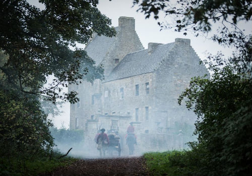 Ah Lallybroch home sweet home, where Jamie is the Laird or Broch Tuarach means "north-facing tower" in Gaelic. (image via Outland wiki (c) Starz)