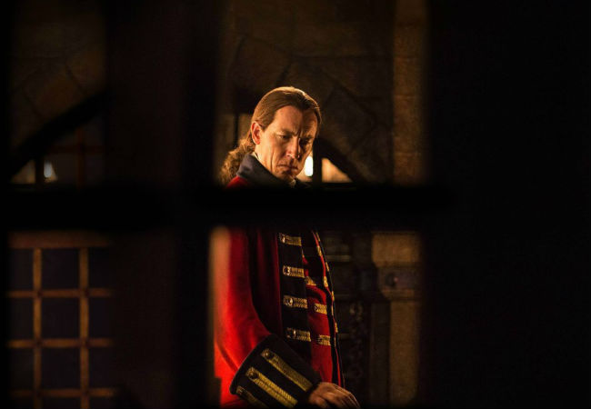 Readily, almost mournfully admitting he lies in terribly dark places, Randall reveals himself in all his cruel, tormenting horror in an episode where both the darkest of things and the light and love which stands against them were prominently on display (image via Legion of Leia (c) Starz)