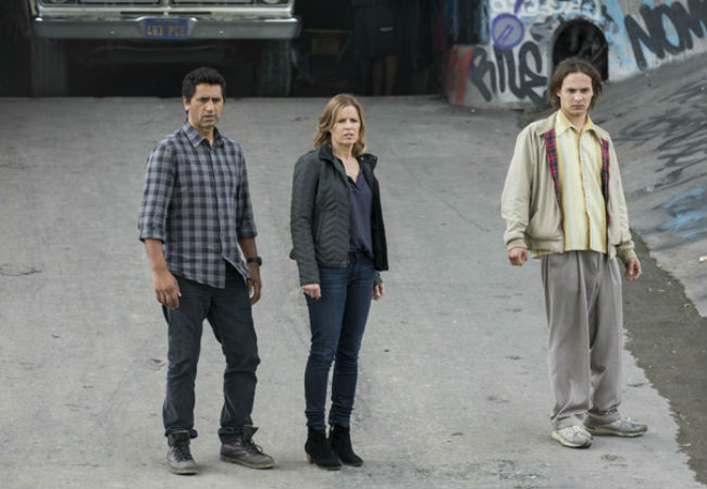 "So that's a zombie then? Can't say I much care for them really" thought everyone ... at once ... before they (hopefully) ran (image via All Geek To Me (c) AMC)