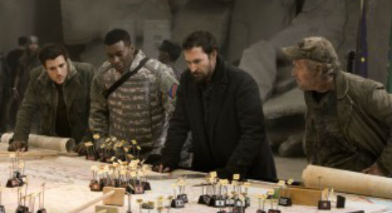 "Hey anyone know what this all means? Anyone? No? OK then let's stay here another day and head to Washington DC tomorrow ... it's not like Earth's in peril right?" (image via TV Insider (c) TNT)