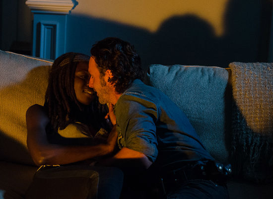 Love sweet apocalyptic love (image courtesy AMC)